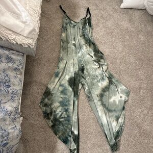 Chic Tie-Dye Jumpsuit in Green and Gray
